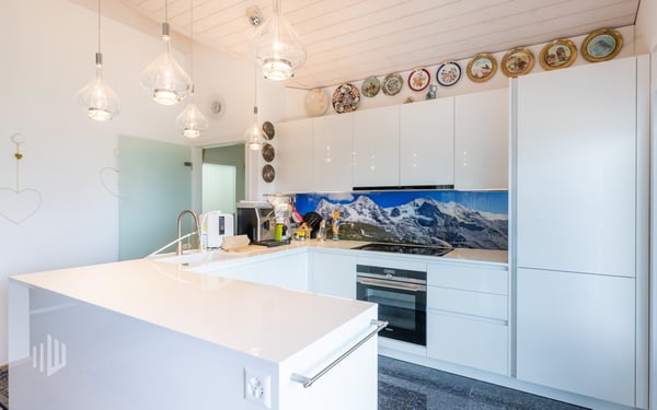 ImmoWyss -  Moderne Dachwohnung mit Galerie und traumhaftem Seeblick 3