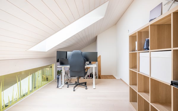ImmoWyss - Moderne Dachwohnung mit Sicht auf See und Berge in Bönigen 7