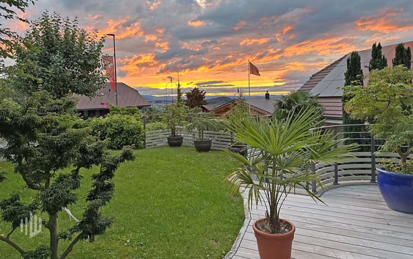 ImmoWyss - Ihr grosszügiges Zuhause mit Aussicht auf See und Berge 12