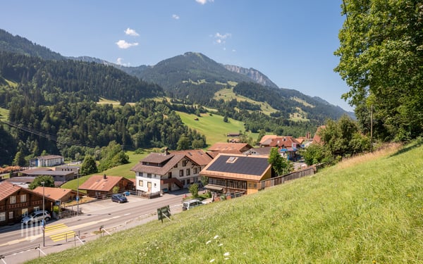 ImmoWyss - Casa Montis - Neue 3,5-Zimmer Ferienwohnungen in Erlenbach 10