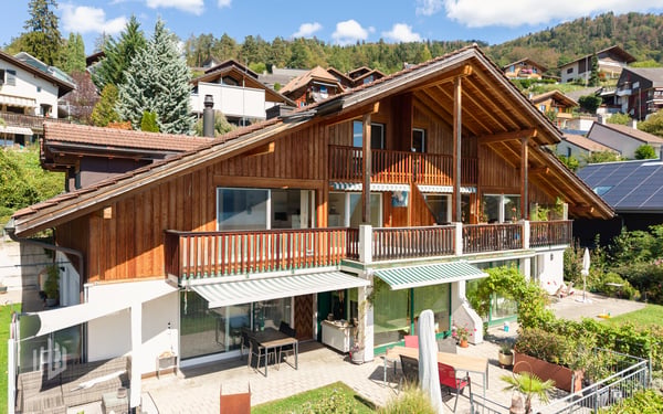 ImmoWyss -  Maisonette-Traum mit herrlichem See- und Niesenblick pur
