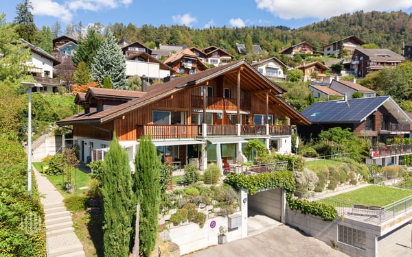ImmoWyss -  Maisonette-Traum mit herrlichem See- und Niesenblick pur 2