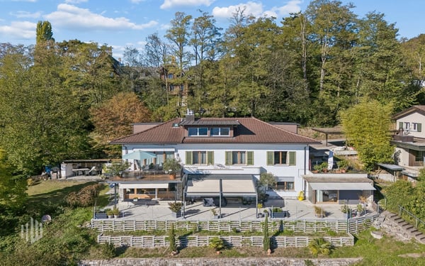 ImmoWyss -  Maisonette-Traum mit atemberaubender See- und Bergsicht