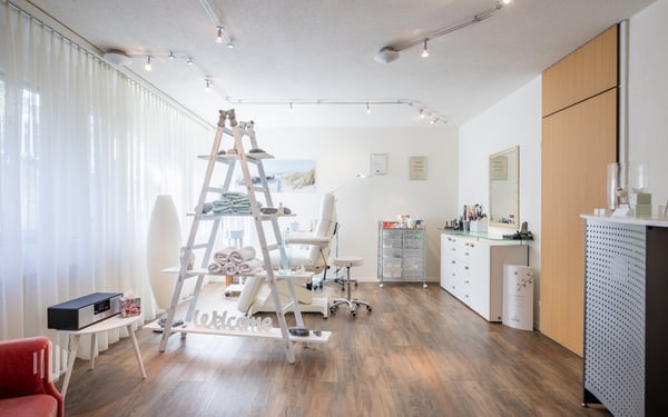 ImmoWyss - Grosszügige Maisonette-Dachwohnung mit Terrasse und Studio 12