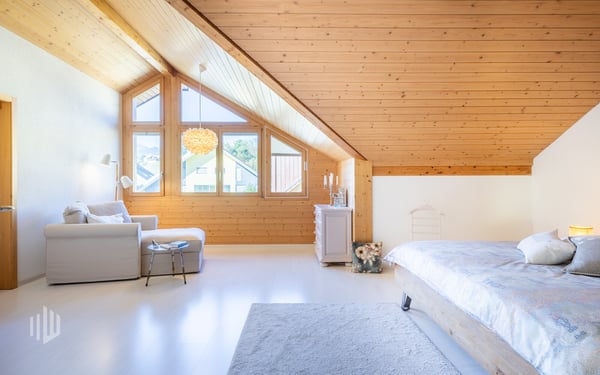 ImmoWyss - Grosszügige Maisonette-Dachwohnung mit Terrasse und Studio 10