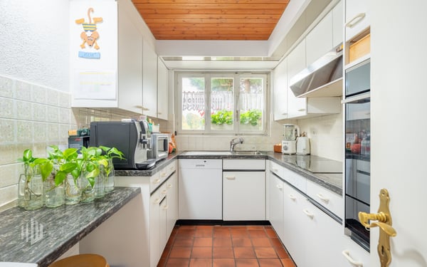 ImmoWyss - Vielseitiges Zweifamilienhaus mit Weitblick im Gwatt 11