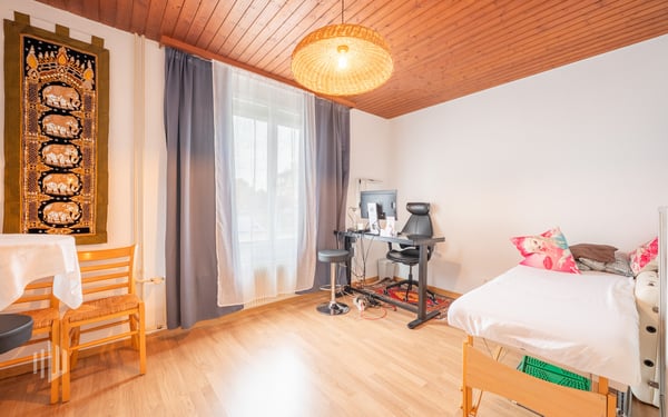 ImmoWyss - Vielseitiges Zweifamilienhaus mit Weitblick im Gwatt 5