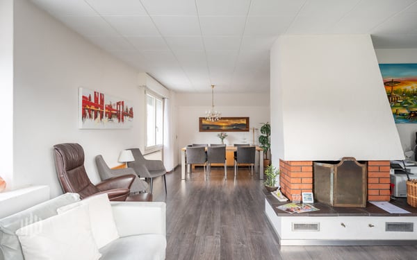 ImmoWyss - Vielseitiges Zweifamilienhaus mit Weitblick im Gwatt 8