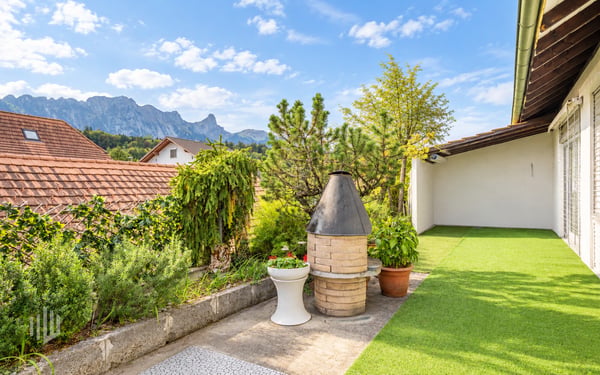 ImmoWyss - Vielseitiges Zweifamilienhaus mit Weitblick im Gwatt 6