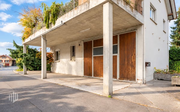 ImmoWyss - Vielseitiges Zweifamilienhaus mit Weitblick im Gwatt 3