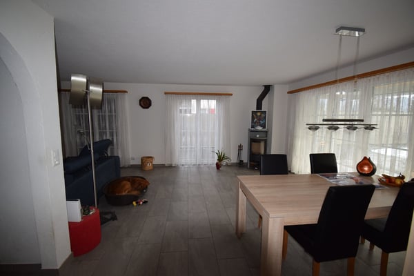 Familienfreundliches 5.5-Zimmer-Einfamilienhaus mit Pool 4