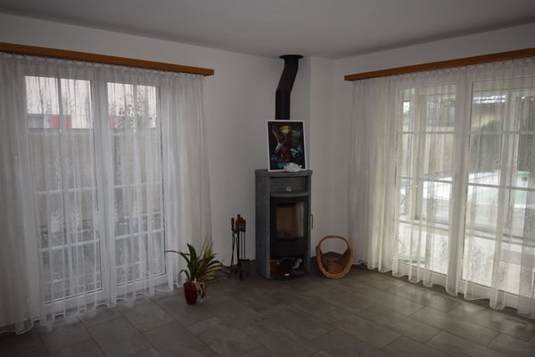 Familienfreundliches 5.5-Zimmer-Einfamilienhaus mit Pool 2