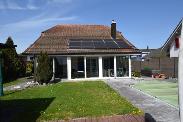 Familienfreundliches 5.5-Zimmer-Einfamilienhaus mit Pool 3