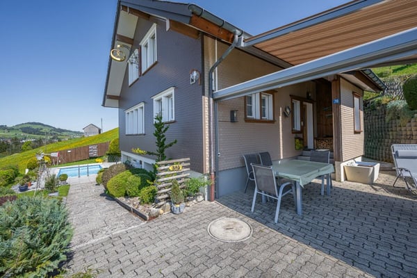 Idyllisches Einfamilienhaus in traumhafter Hanglage im Neckertal 3