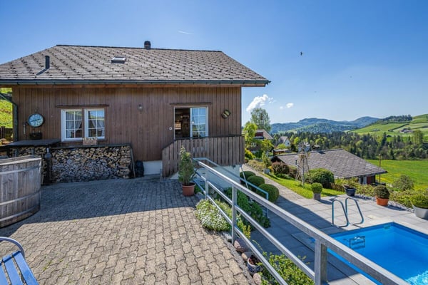 Idyllisches Einfamilienhaus in traumhafter Hanglage im Neckertal 6