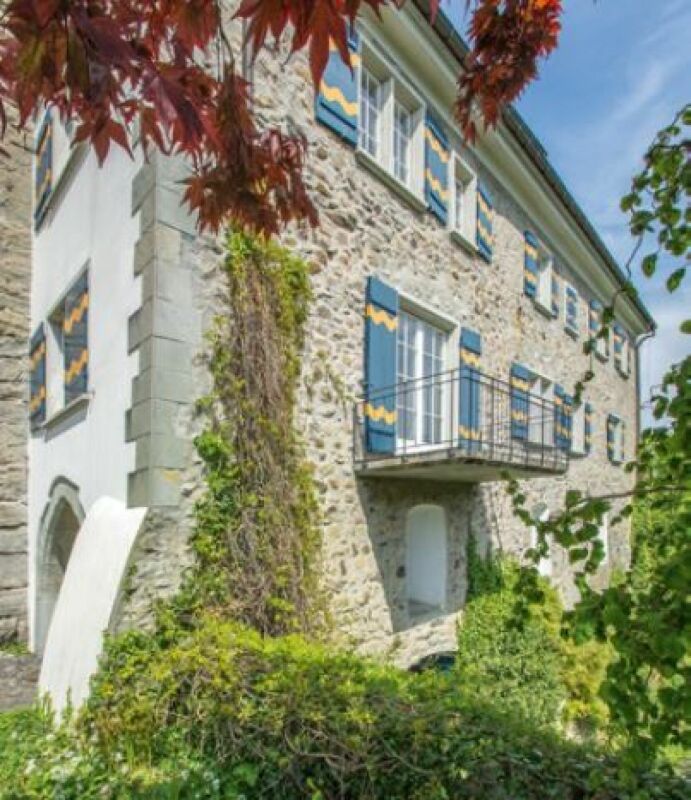 Einzigartiges Wohnen in historischem Gebäude (Schloss Sulzberg) an idyllischer Lage