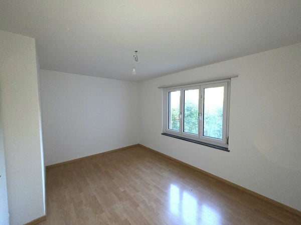 2.5 Zi-Whg mit Sitzplatz in ruhigem Uni-Quartier 3