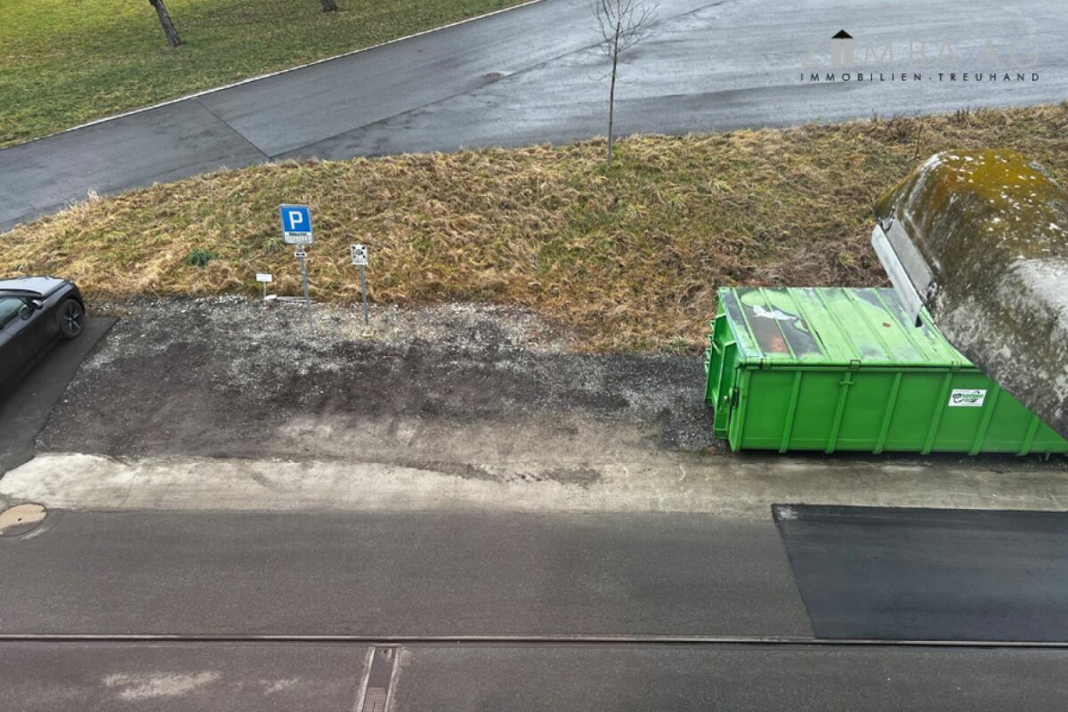 Produktions-/Lagerhalle mit zusätzlichem Büro