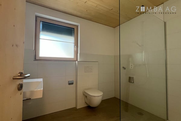 Auf dem Land, im neuen Dreifamilienhaus mit Lift 9