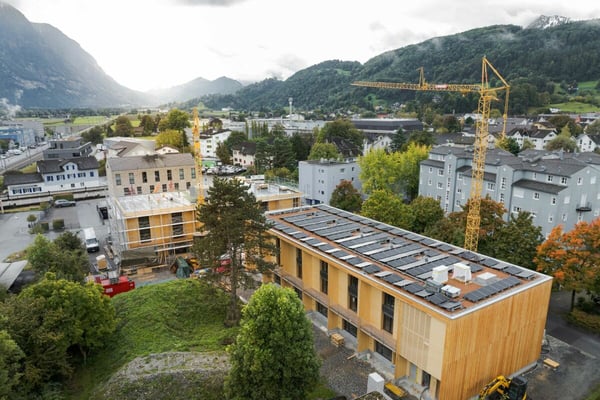 Stilvolles und grosszügiges Wohnen im modernen Reihenhaus 16