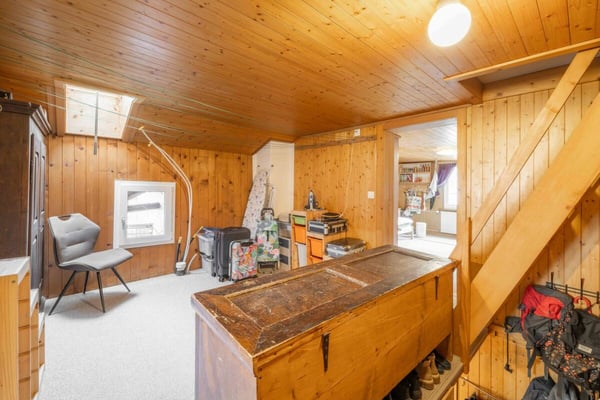 Heimeliger, teilsanierter 1.5 Zimmer-Hausteil zu verkaufen 15