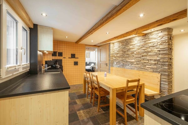 Heimeliger, teilsanierter 1.5 Zimmer-Hausteil zu verkaufen 3