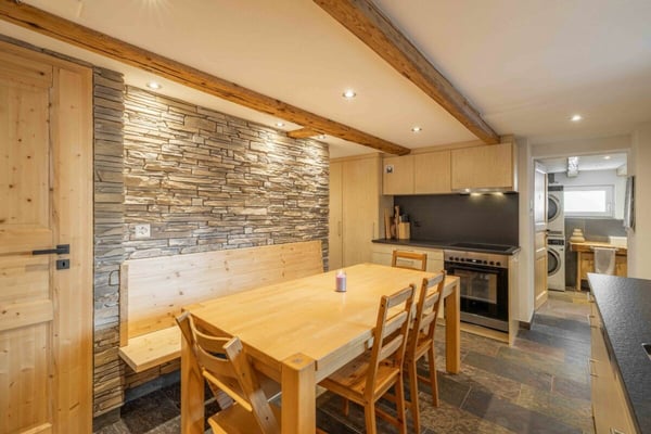 Heimeliger, teilsanierter 1.5 Zimmer-Hausteil zu verkaufen 2