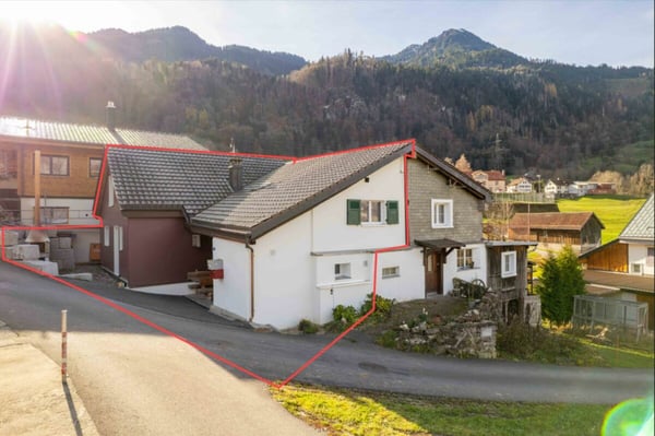 Heimeliger, teilsanierter 1.5 Zimmer-Hausteil zu verkaufen 25