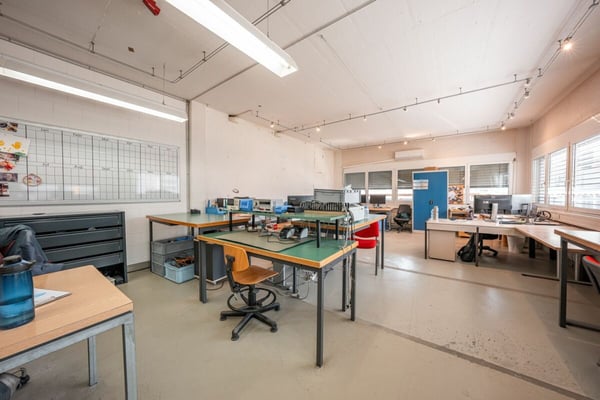 Gewerbe- und Büroflächen an optimaler Lage mit Showroom 17