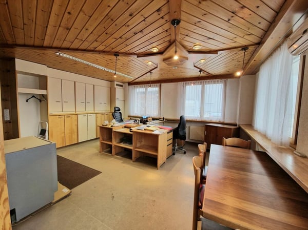 Einfache und helle Büroräumlichkeiten 2