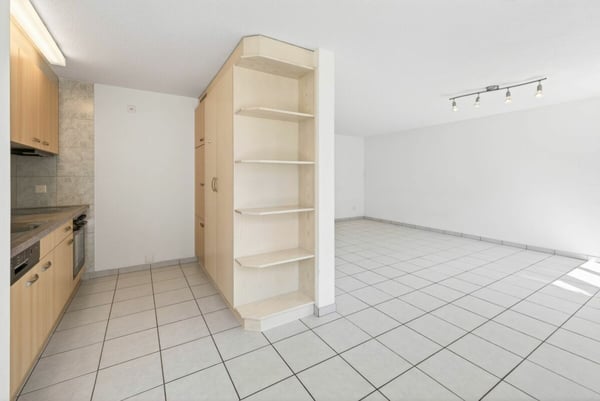 Grosszügige 3.5-Zimmmerwohnung im Erdgeschoss mit Gartensitzplatz und Bergblick 4