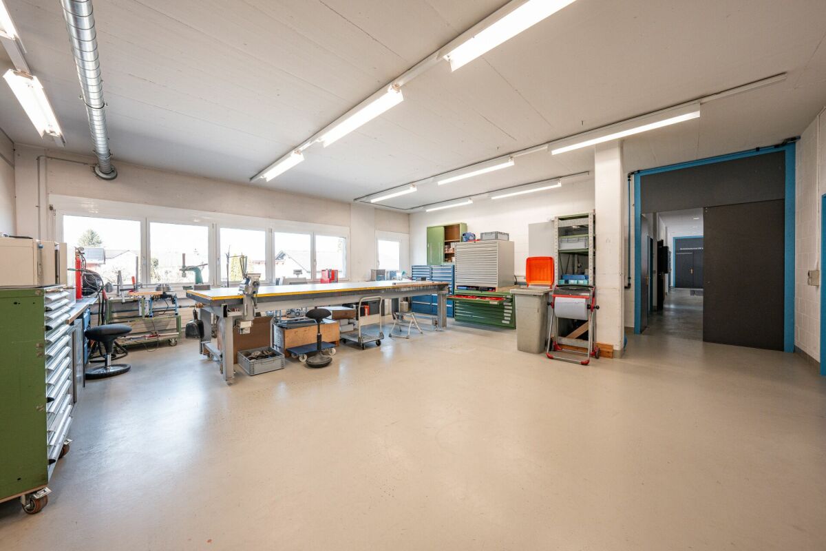 Gewerbepark an Top Lage - Halle, Büro und flexible Gewerbeflächen