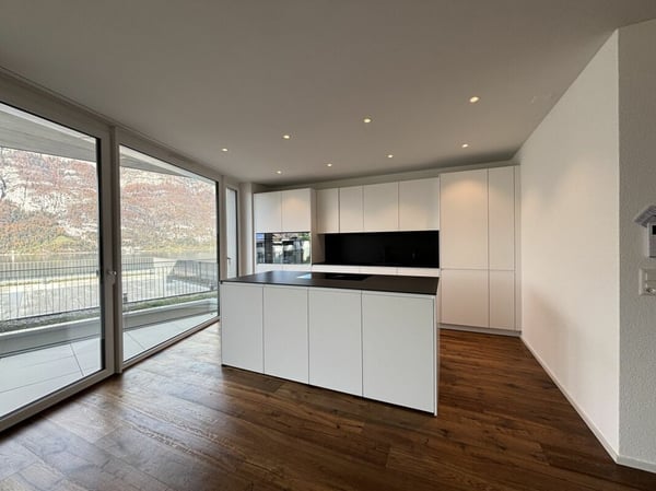 Exklusive 5.5 Zimmer-Terrassenwohnung mit Blick auf den Walensee 3