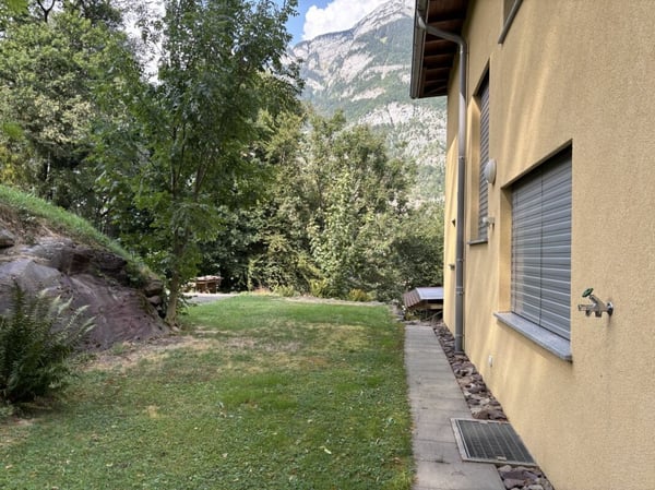 Attraktives 6.5 Zimmer-Doppeleinfamilienhaus mit Garten und Aussicht 26