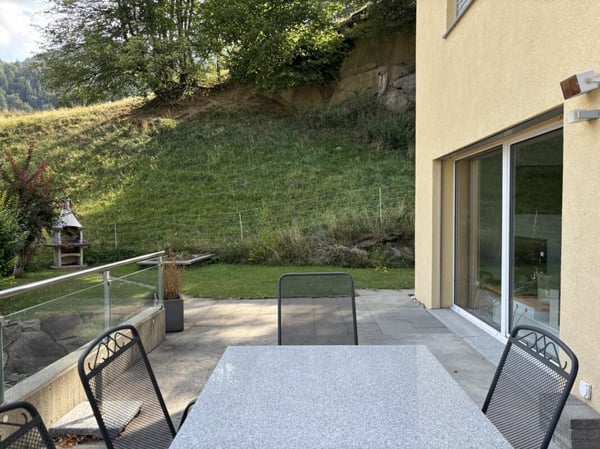 Attraktives 6.5 Zimmer-Doppeleinfamilienhaus mit Garten und Aussicht 23