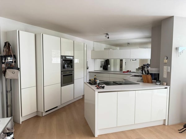 Hochwertige 2.5-Zimmerwohnung mit Terrasse und herrlichem Schlossblick 5