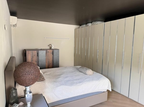Hochwertige 2.5-Zimmerwohnung mit Terrasse und herrlichem Schlossblick 7
