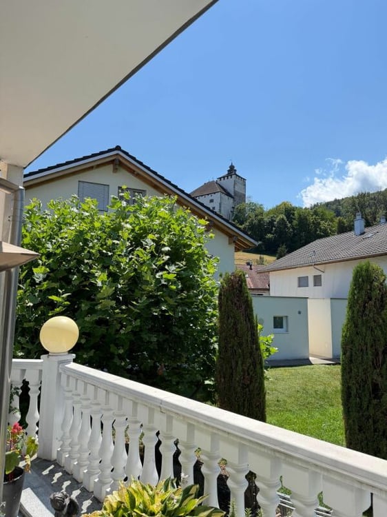 Hochwertige 2.5-Zimmerwohnung mit Terrasse und herrlichem Schlossblick 14