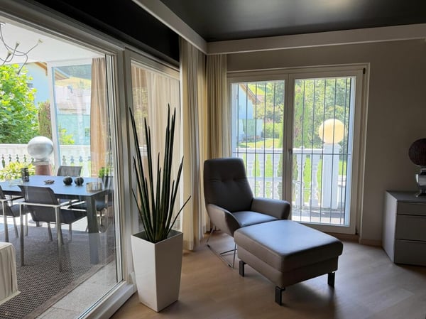 Hochwertige 2.5-Zimmerwohnung mit Terrasse und herrlichem Schlossblick 6