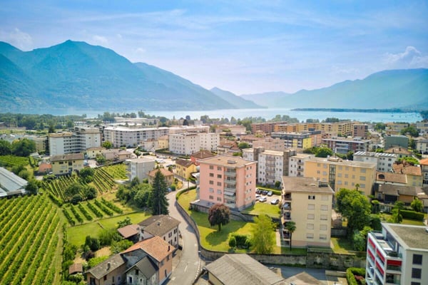 Gepflegte 3.5 Zimmer-Ferienwohnung am Lago Maggiore in Tenero 2
