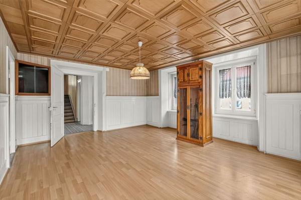 Das Raumwunder im Taminatal: 9-Zimmer Haus mit viel Potenzial 4