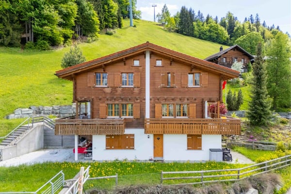 4.5 Zimmer Ferienwohnung mitten im Ski- und Wandergebiet Grüsch-Danusa 3