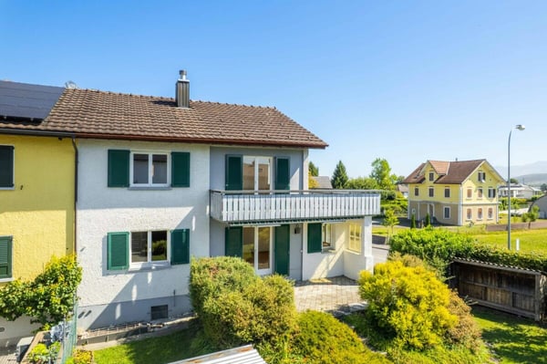 Charmantes Doppeleinfamilienhaus an ruhiger Lage mit Weitsicht 26