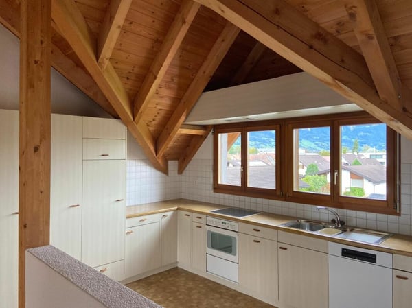 Charmante und helle 4.5-Zimmer-Dachwohnung an ruhiger Lage im Werdenberg 4