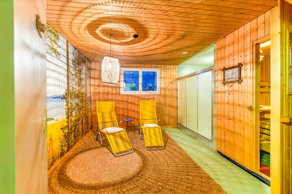 Ein Zuhause der besonderen Art - charmantes 7.5-Zimmer Einfamilienhaus mit Gartenidylle 22