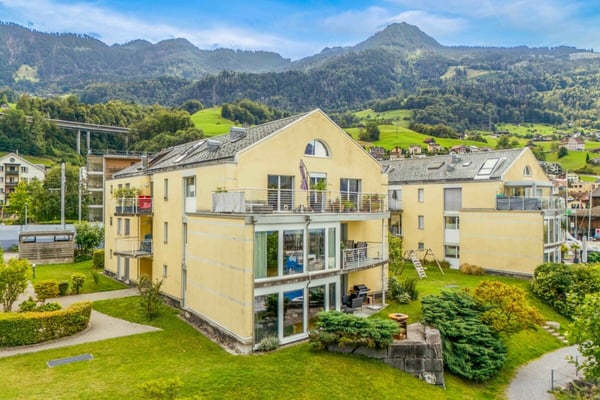 Wohnen in erster Seereihe: 4.5-Zimmerwohnung mit Seepanorama und Blick auf die Churfirsten 20