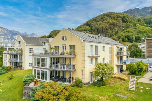 Wohnen in erster Seereihe: 4.5-Zimmerwohnung mit Seepanorama und Blick auf die Churfirsten 21