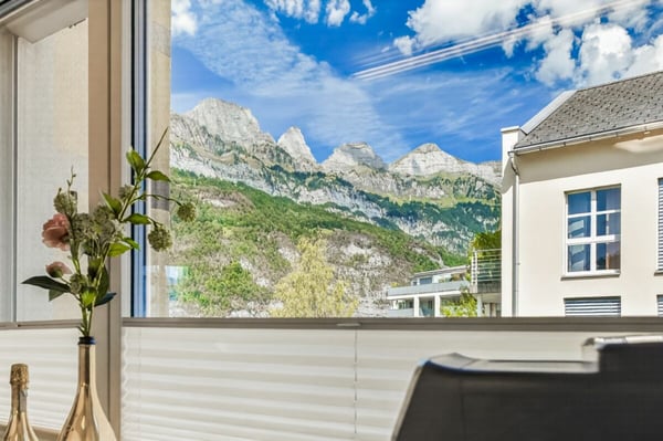 Wohnen in erster Seereihe: 4.5-Zimmerwohnung mit Seepanorama und Blick auf die Churfirsten 7