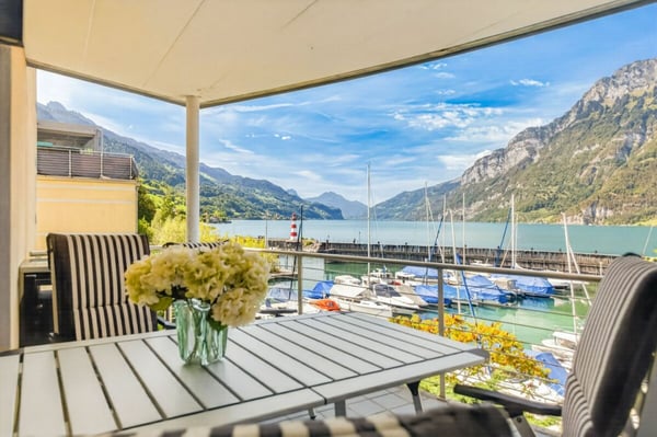 Wohnen in erster Seereihe: 4.5-Zimmerwohnung mit Seepanorama und Blick auf die Churfirsten 1