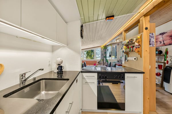 Charmante 2.5-Zimmer-Dachwohnung an ruhiger Lage - Ihr neues Zuhause wartet auf Sie! 4